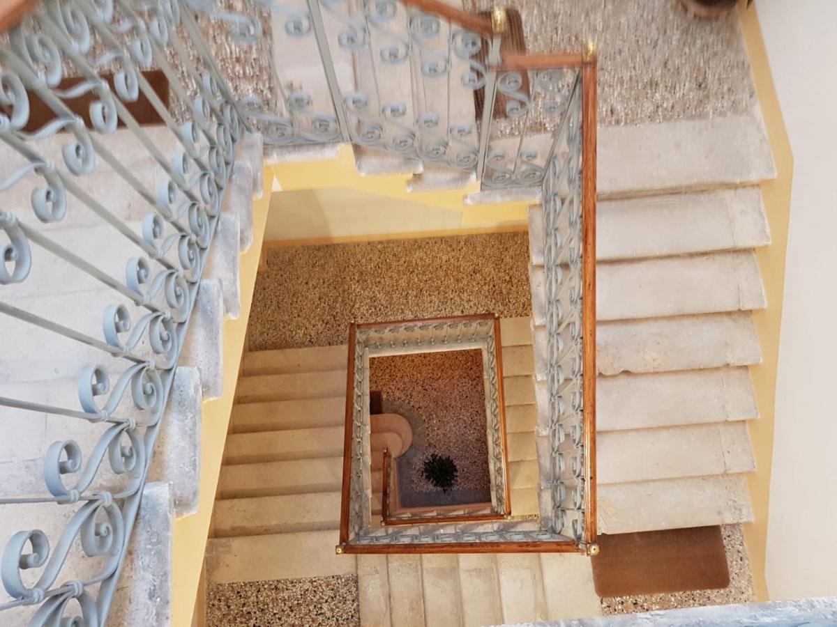 Residenza Emilia Lägenhet Venedig Exteriör bild